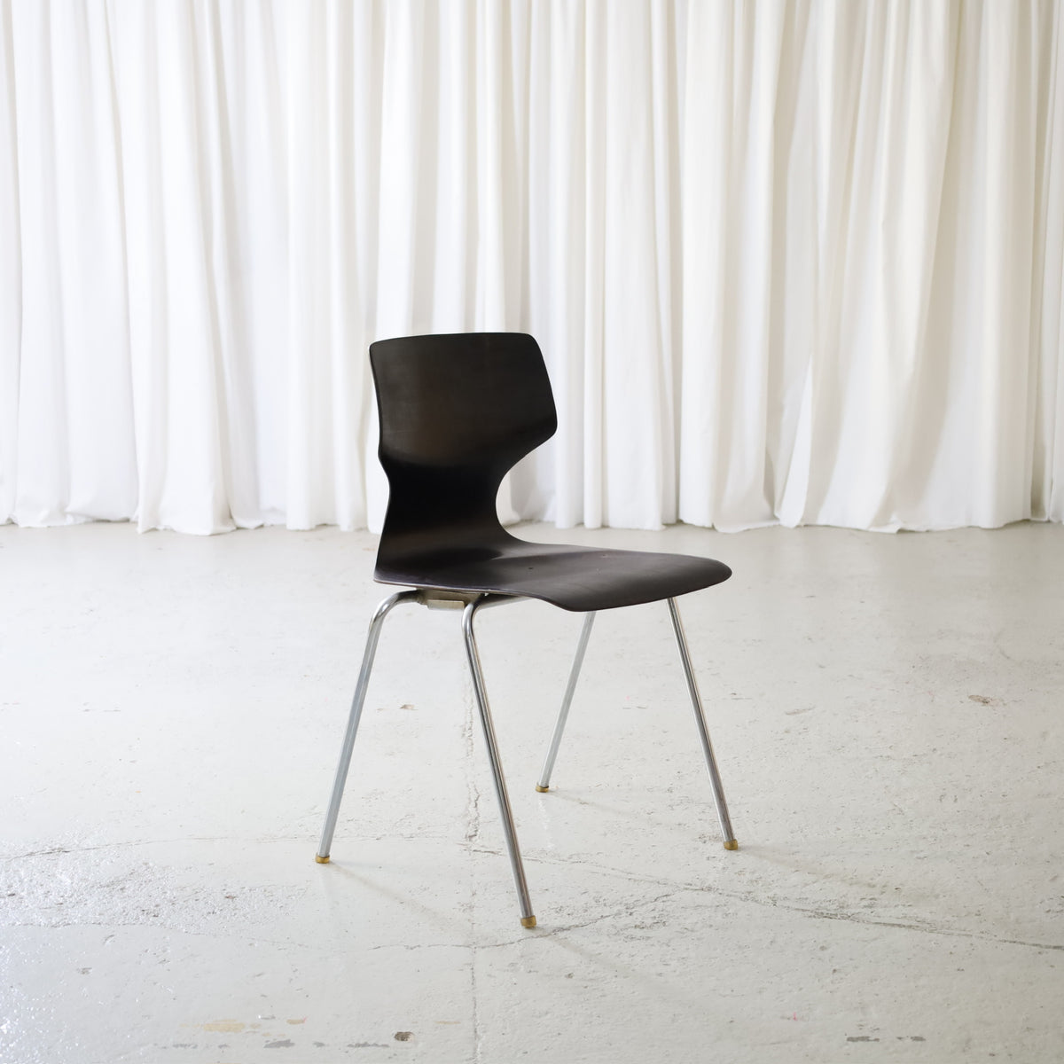 1970s Flötotto Pagholz Stacking Chair, vintage Flötotto Pagholz stacking chair front angle