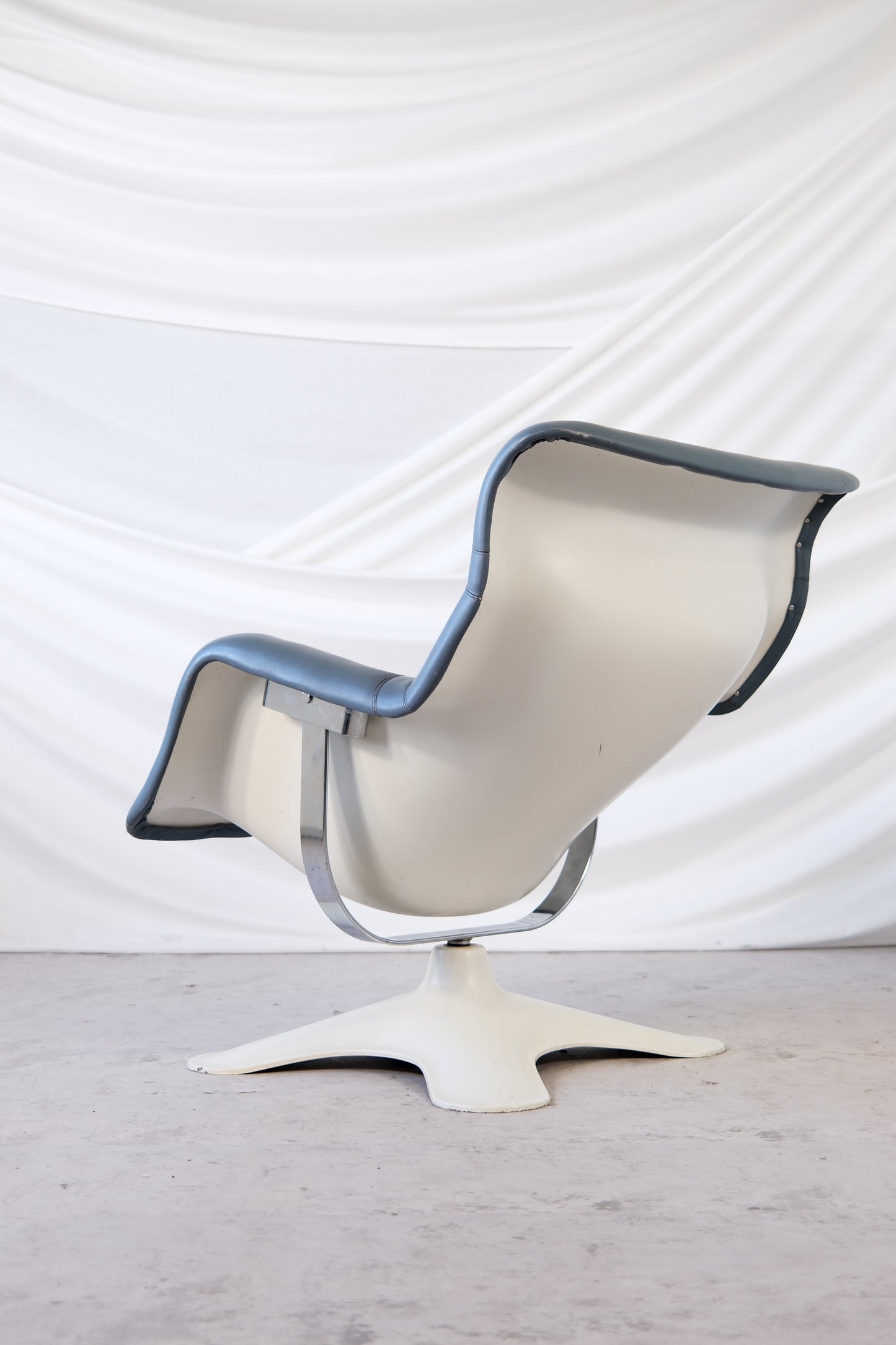Baby Blue Yrjö Kukkapuro Karuselli Armchair