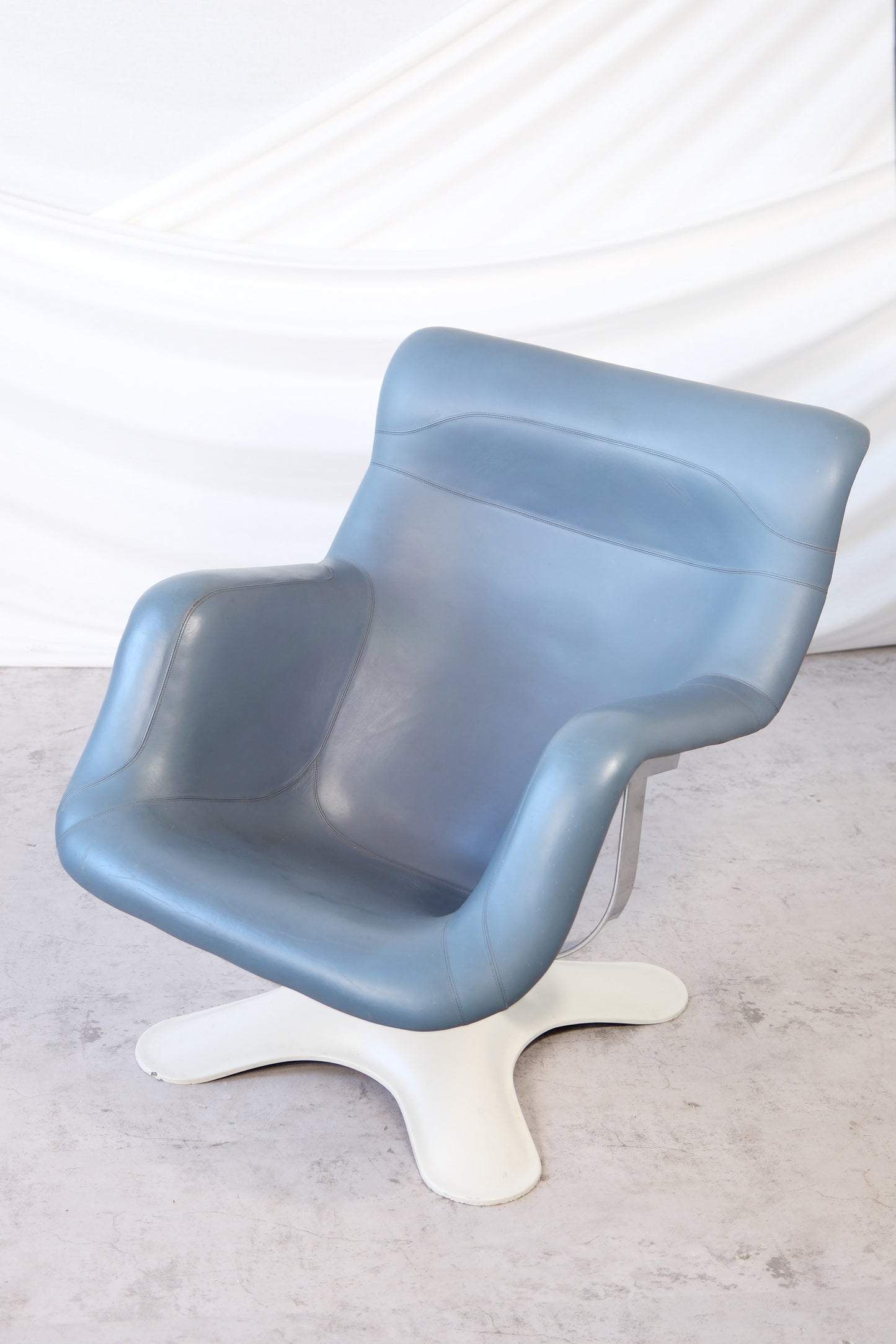 Baby Blue Yrjö Kukkapuro Karuselli Armchair