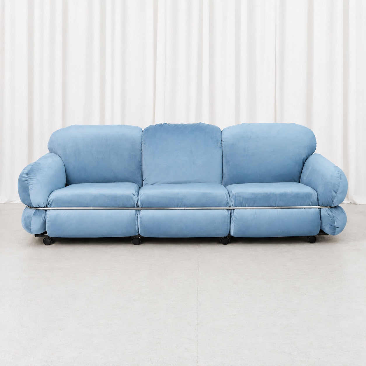 Hannibal sohva – Isku, Designed by Kurt Hvitsjö ja Custom Upholstery