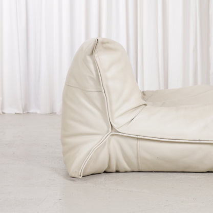 Yoko sofa side and leather folds