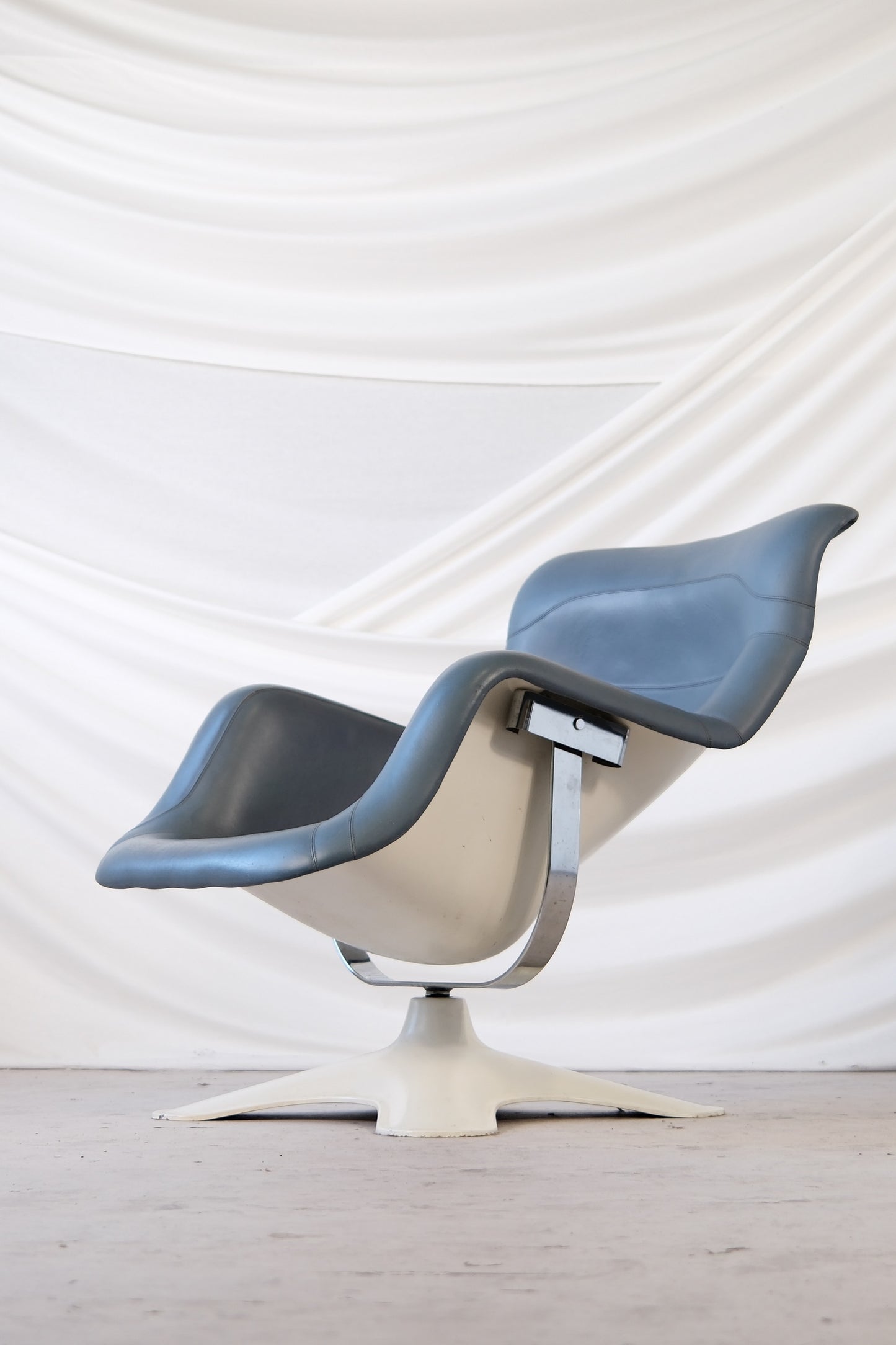 Baby Blue Yrjö Kukkapuro Karuselli Armchair