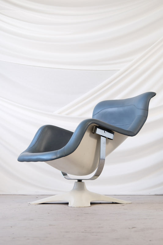 Baby Blue Yrjö Kukkapuro Karuselli Armchair