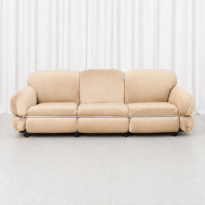 Hannibal sohva – Isku, Designed by Kurt Hvitsjö ja Custom Upholstery