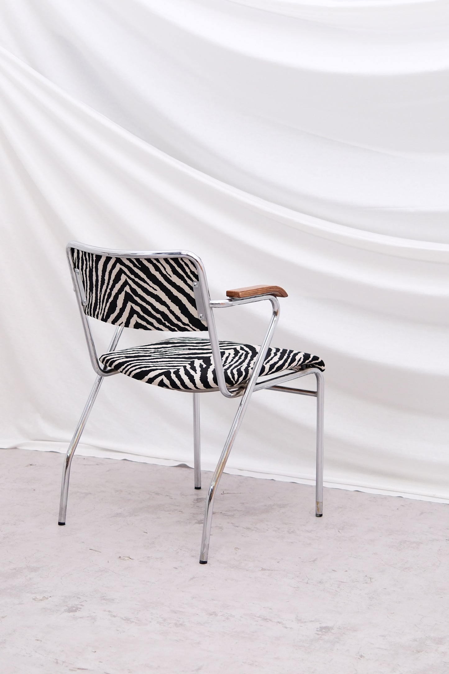 Set of 6 Vintage Tubular Steel Chairs with Zebra Upholstery