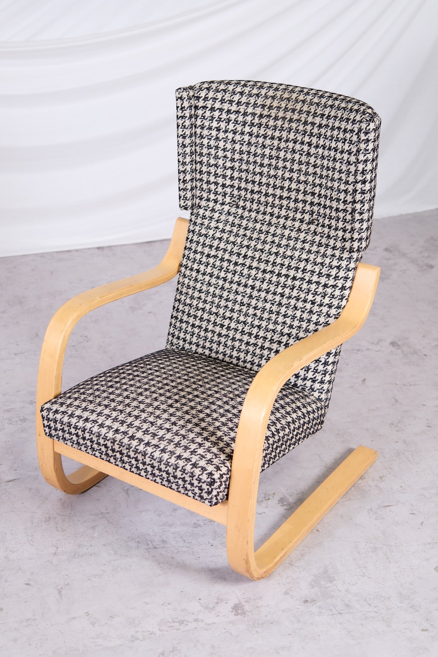 Artek 401 Armchairs by Alvar Aalto