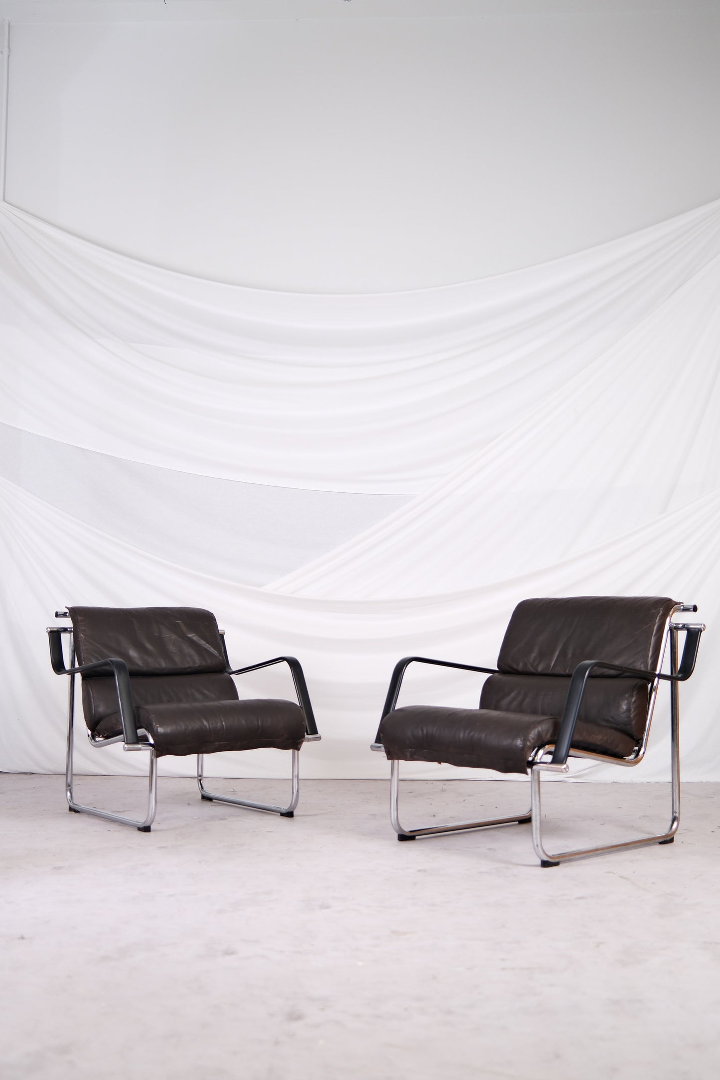 Remmi Armchairs by Yrjö Kukkapuro for Avarte Brown Leather