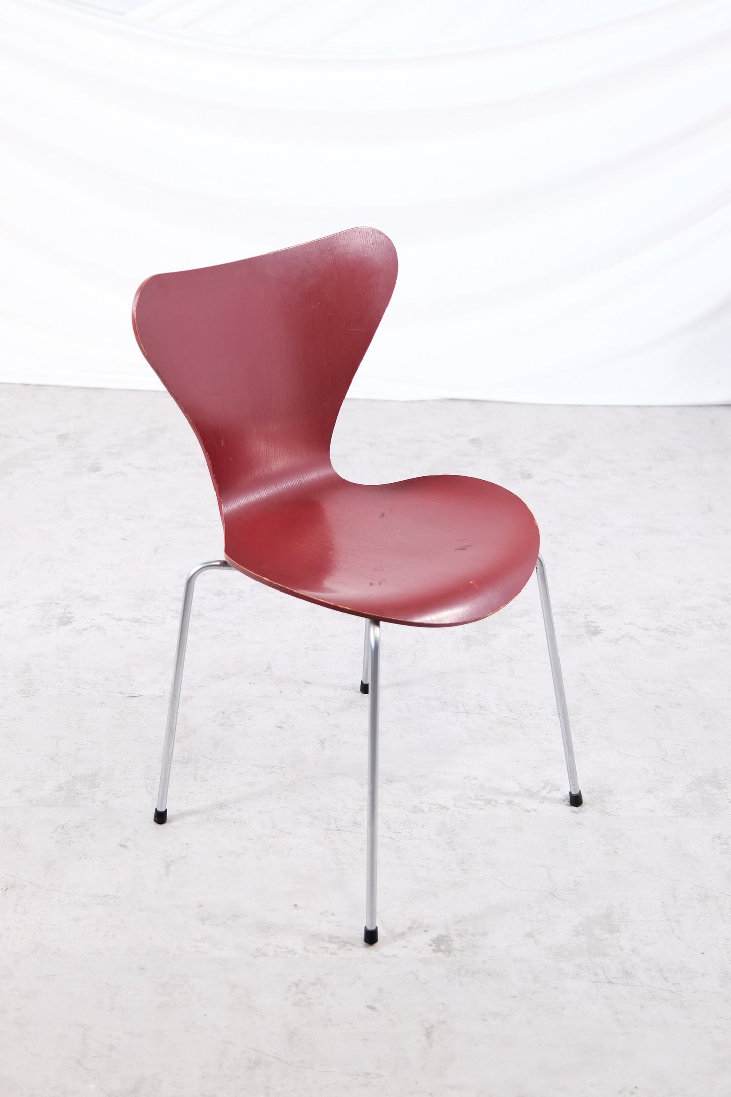 Fritz Hansen Series 7 Chairs – Arne Jacobsen, Multicolor