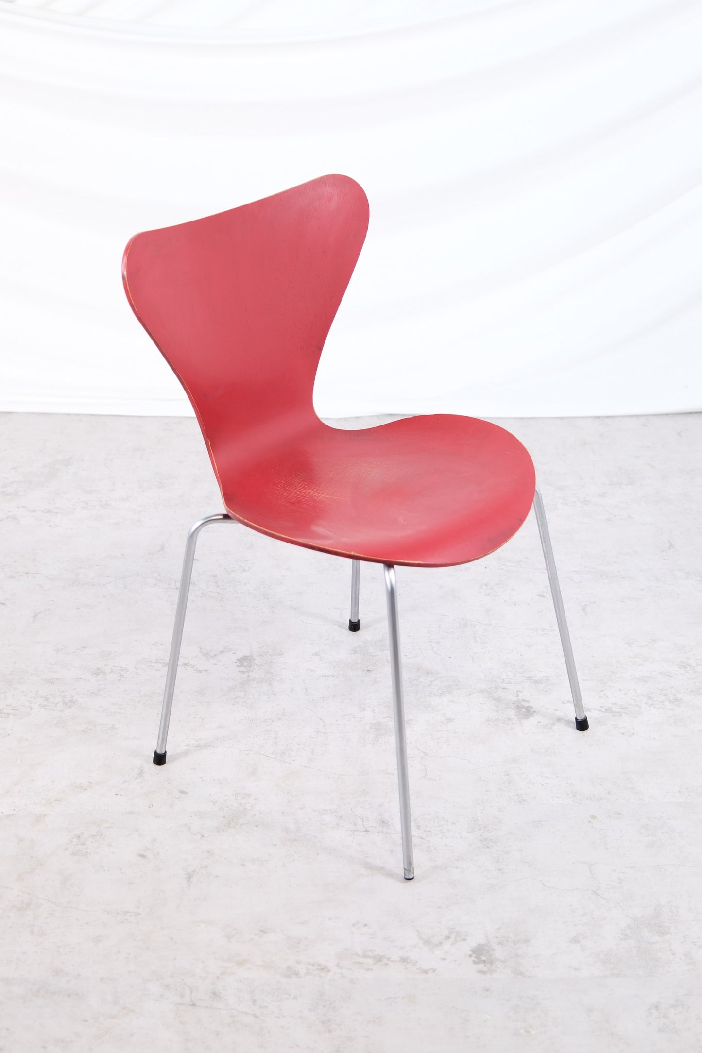 Fritz Hansen Series 7 Chairs – Arne Jacobsen, Multicolor