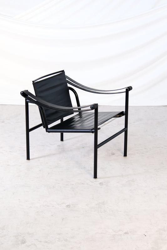 LC1 Chair by Le Corbusier, Pierre Jeanneret & Charlotte Perriand