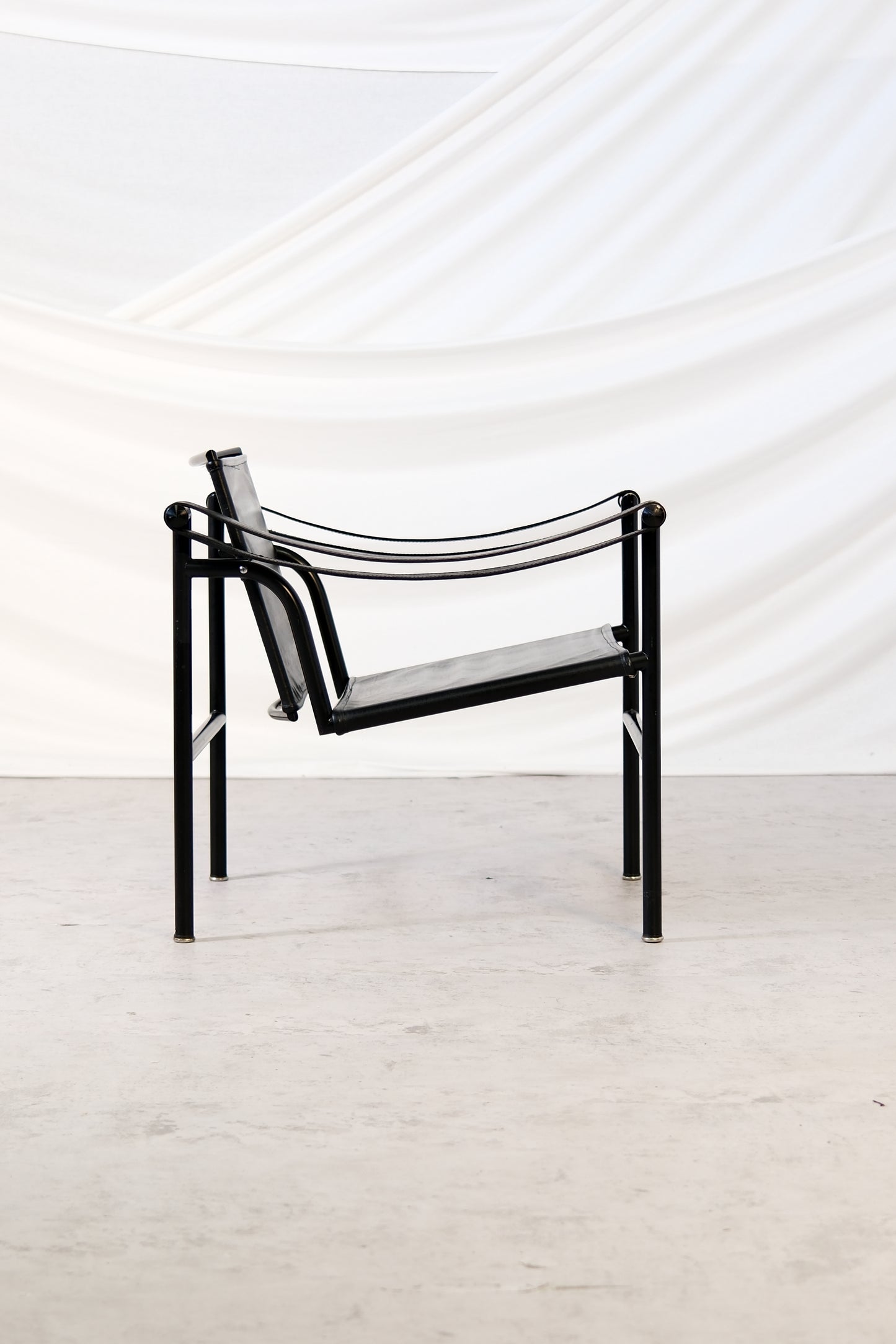 LC1 Chair by Le Corbusier, Pierre Jeanneret & Charlotte Perriand