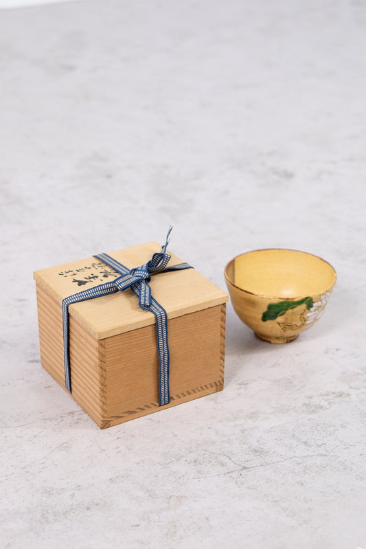 Kyo-yaki Chawan with Hand-Painted Chrysanthemum (with Tomobako)