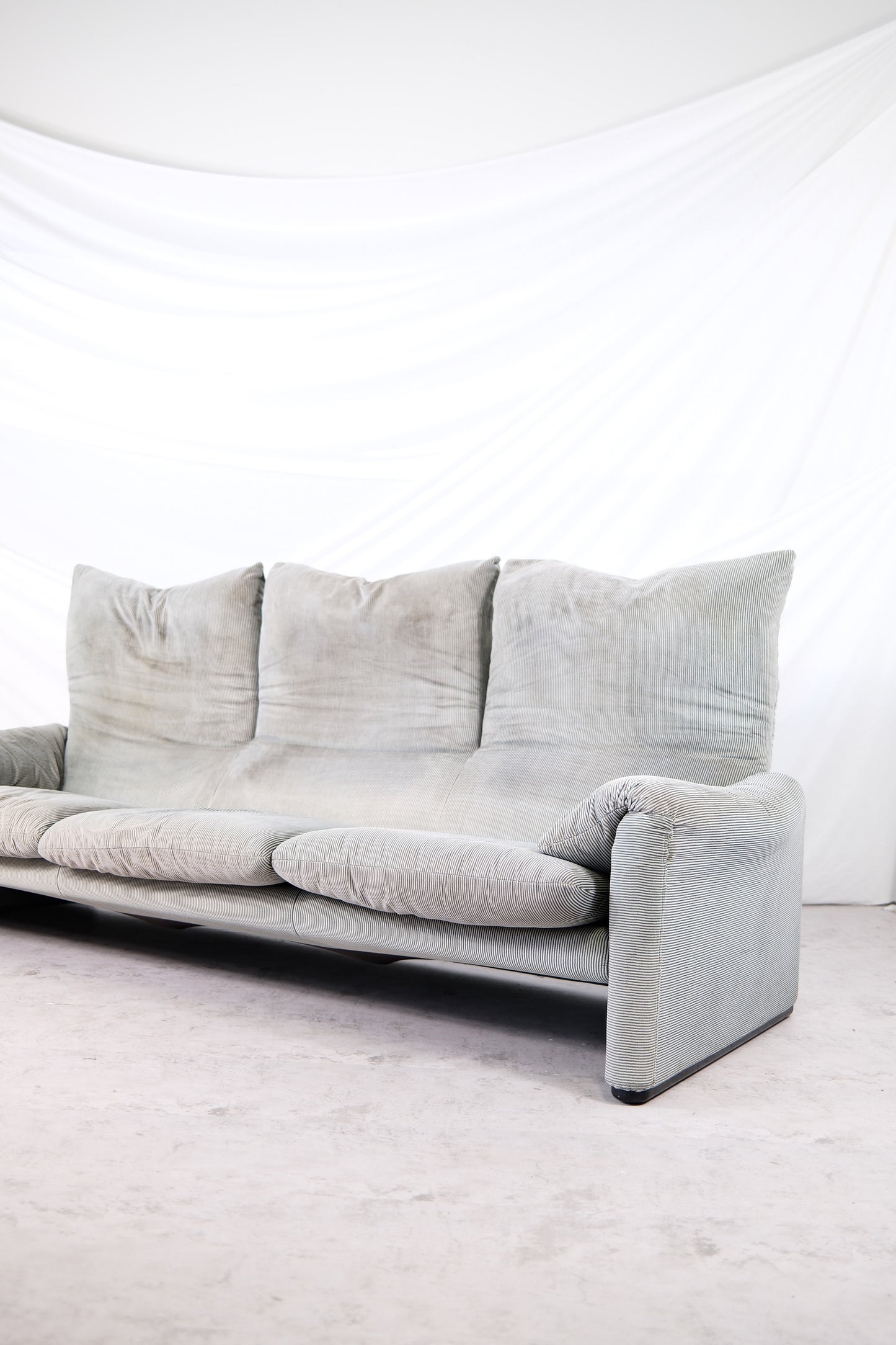 Maralunga Sofa by Vico Magistretti for Cassina