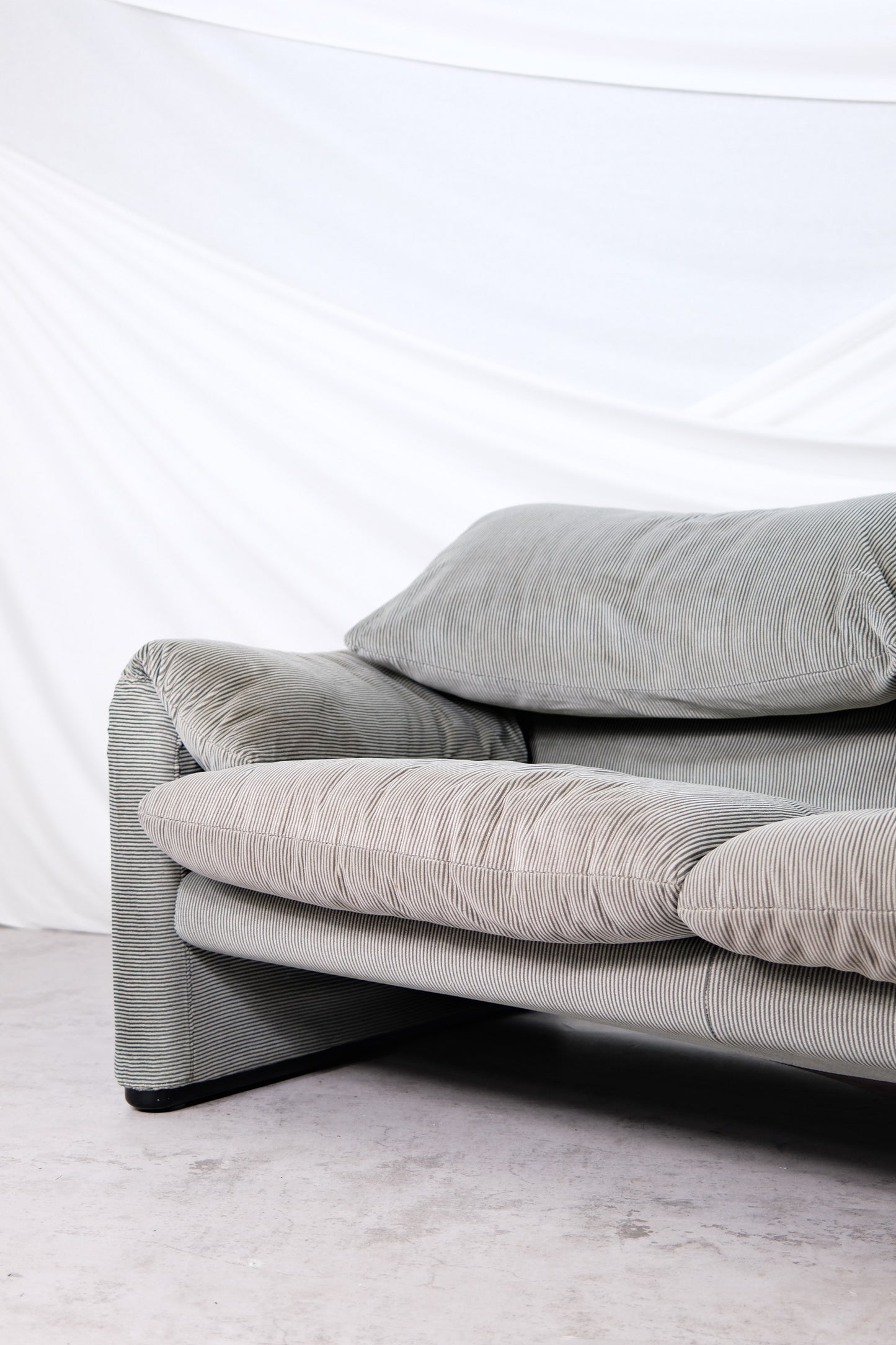 Maralunga Sofa by Vico Magistretti for Cassina