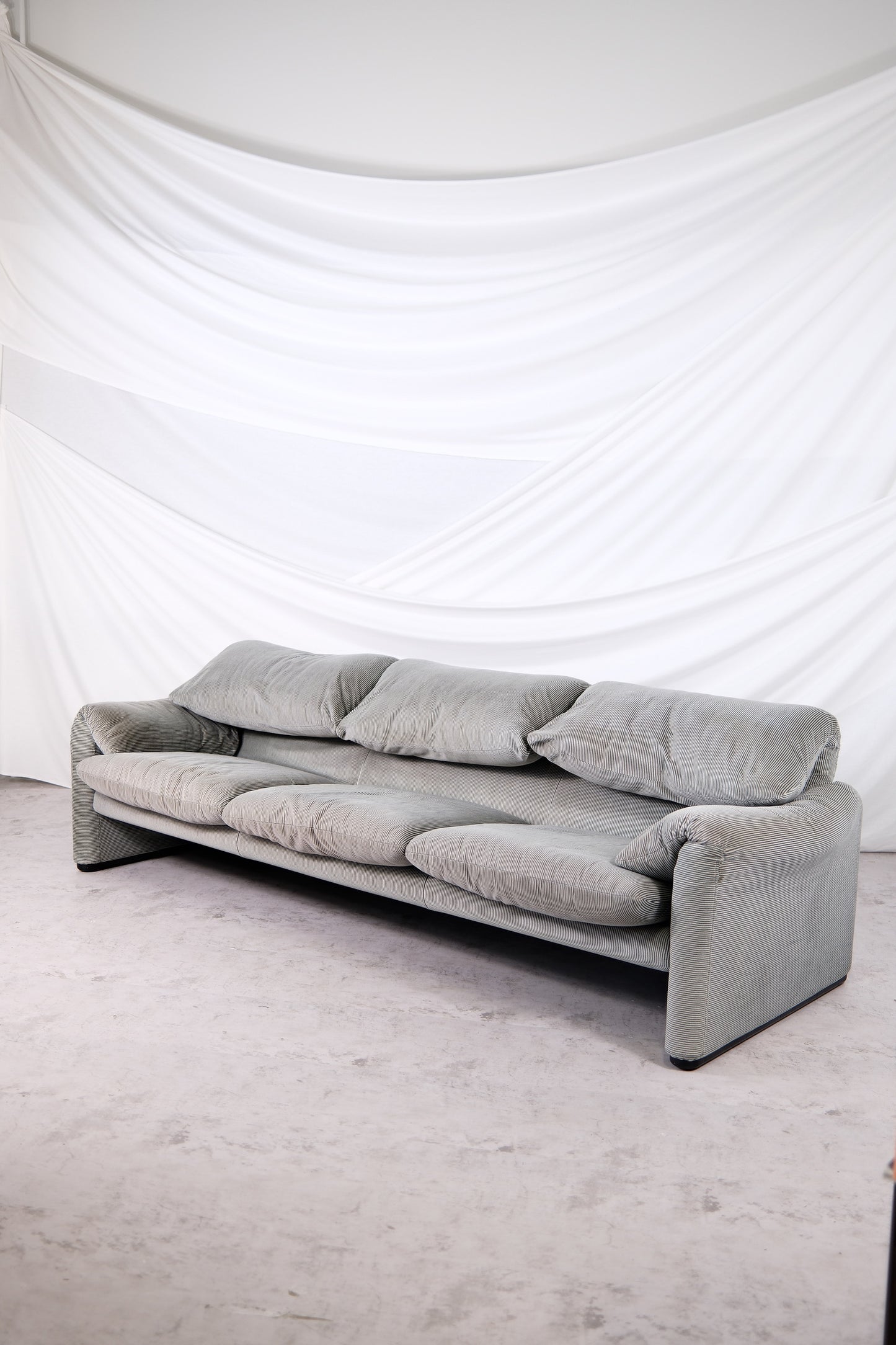 Maralunga Sofa by Vico Magistretti for Cassina