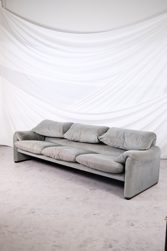 Maralunga Sofa by Vico Magistretti for Cassina