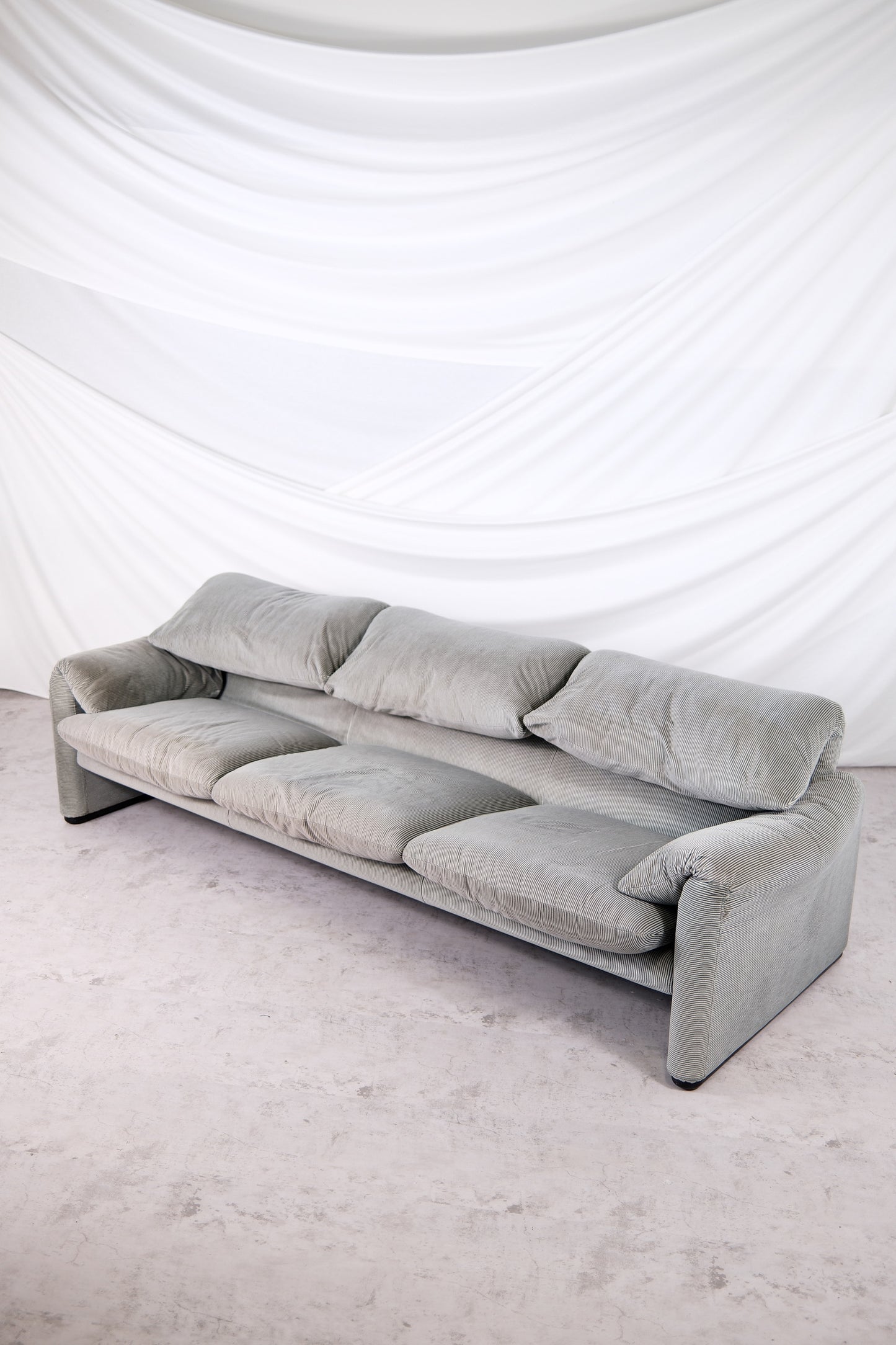 Maralunga Sofa by Vico Magistretti for Cassina