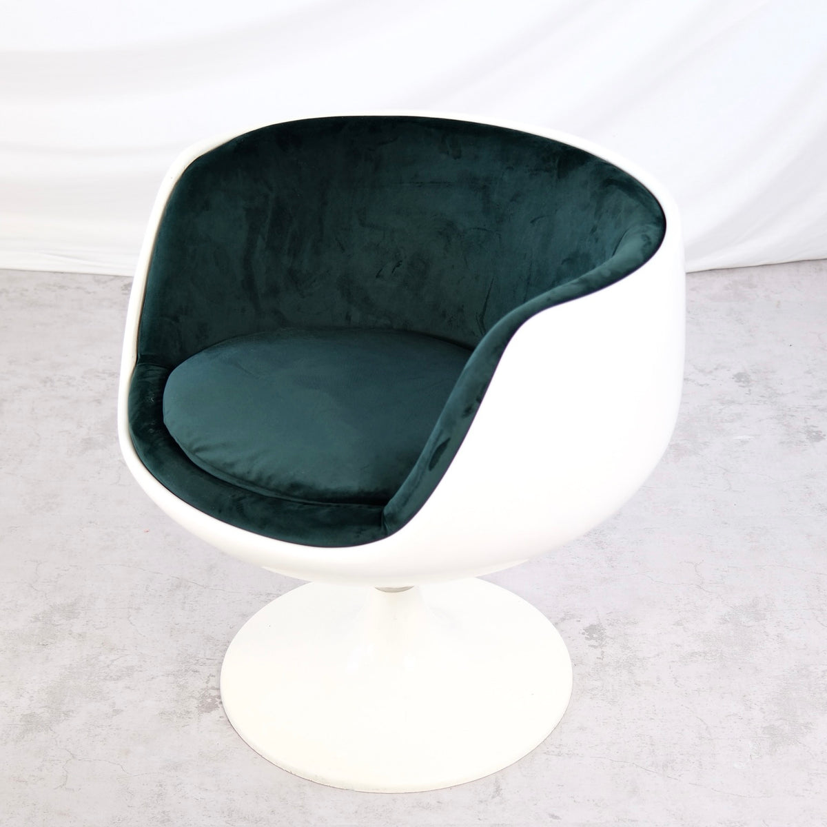 Pinon uudelleenverhoilema designhuonekalu