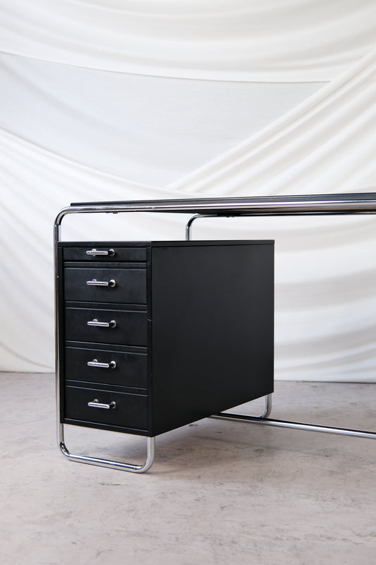 Bauhaus-Style Desk by Pauli Blomstedt