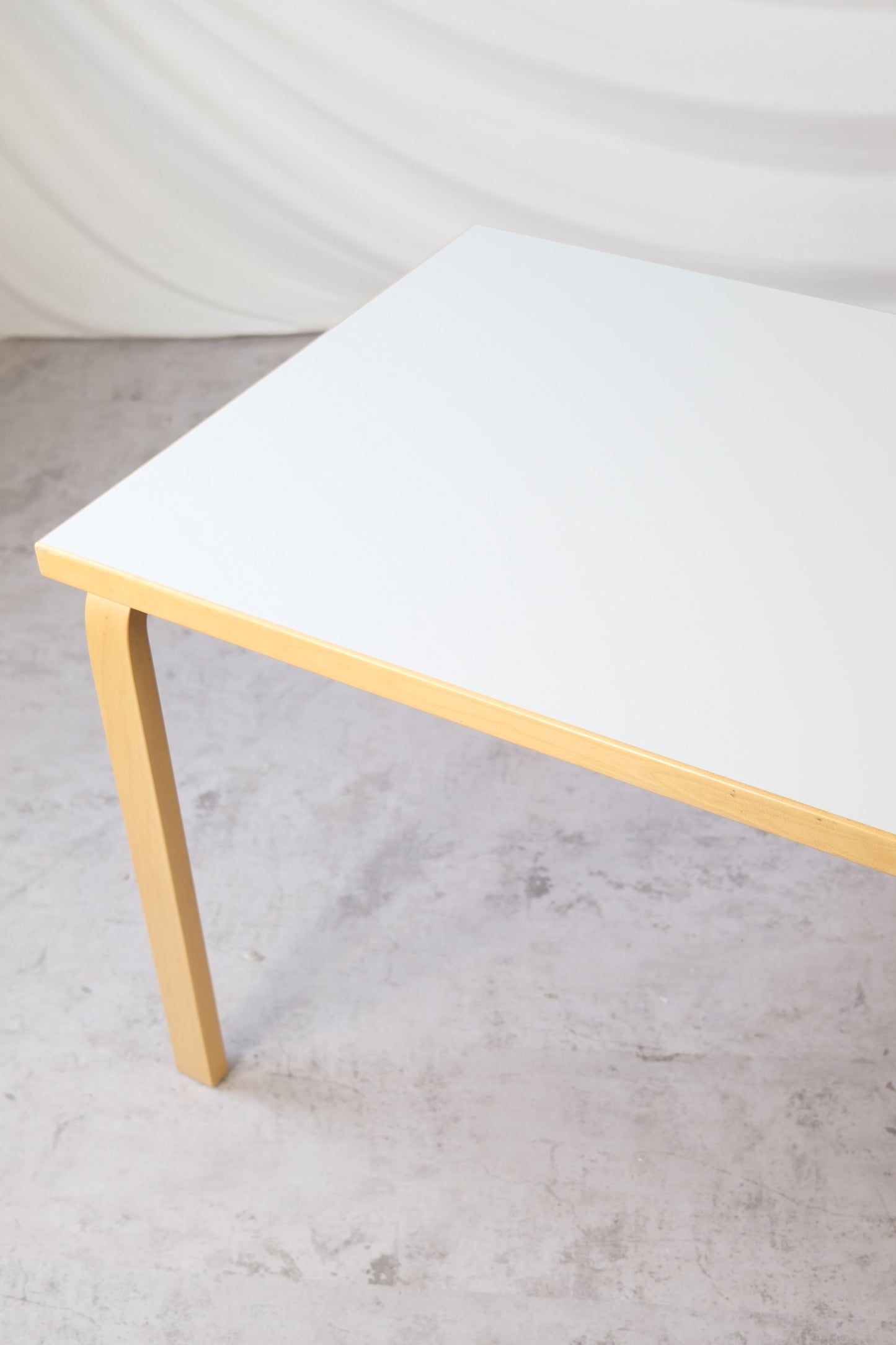 Artek 81A Table, White Linoleum