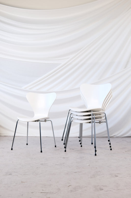 Fritz Hansen Series 7 Chairs, White (5 available)