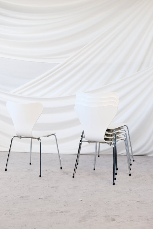Fritz Hansen Series 7 Chairs, White (5 available)