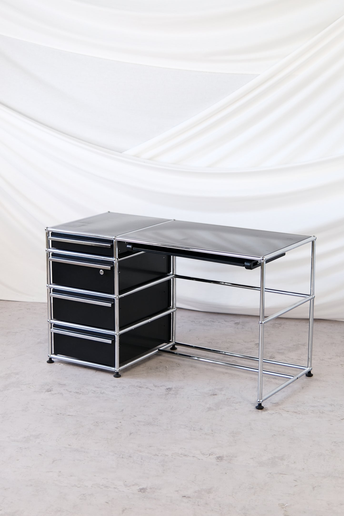 USM Haller Desk