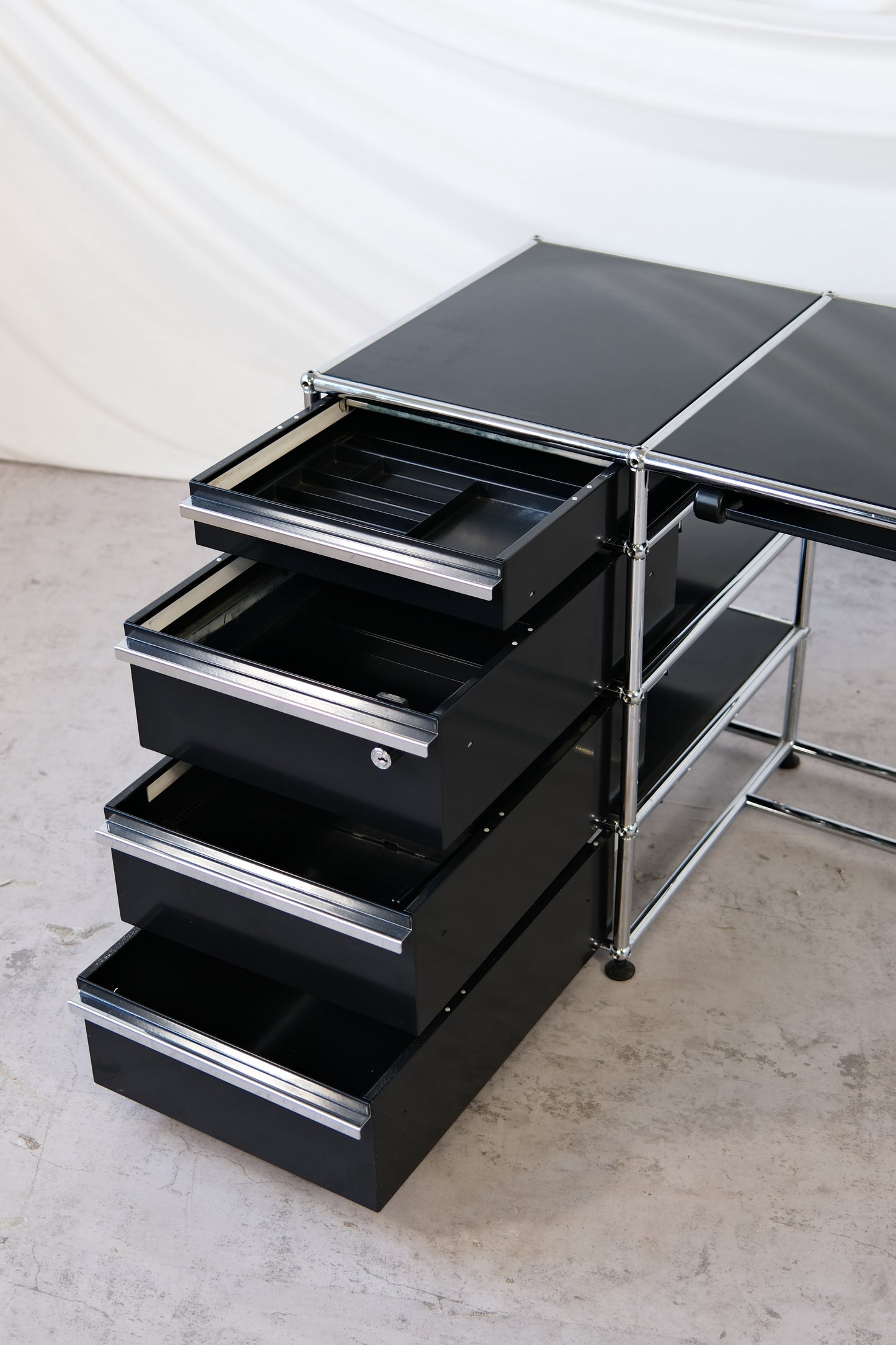 USM Haller Desk