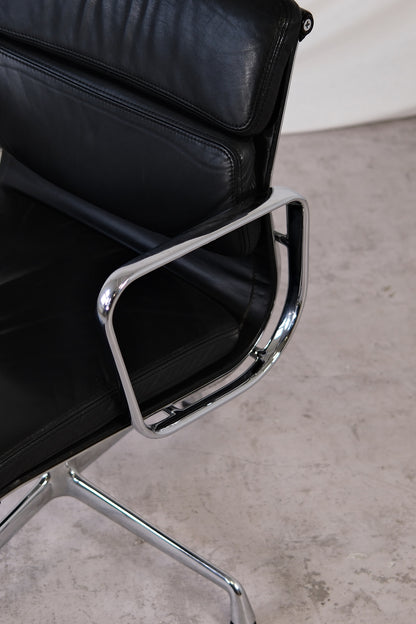 Charles & Ray Eames EA208 Soft Pad Chair for Herman Miller