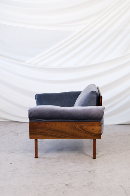 Yrjö Kukkapuro Ateljee Armchair for Haimi (blue velvet)