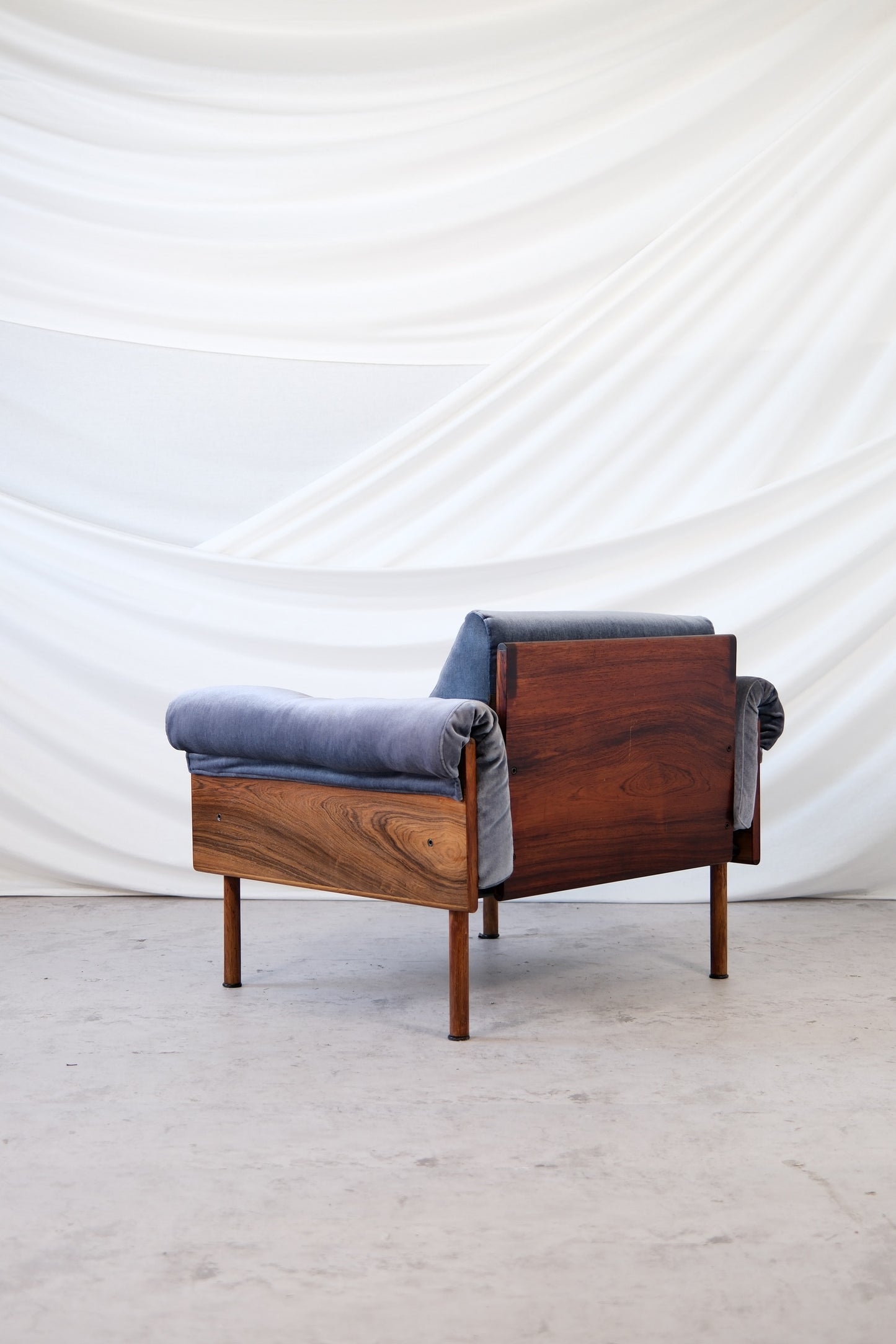 Yrjö Kukkapuro Ateljee Armchair for Haimi (blue velvet)