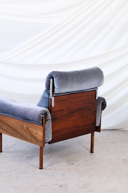 Yrjö Kukkapuro Ateljee Armchair for Haimi (blue velvet)