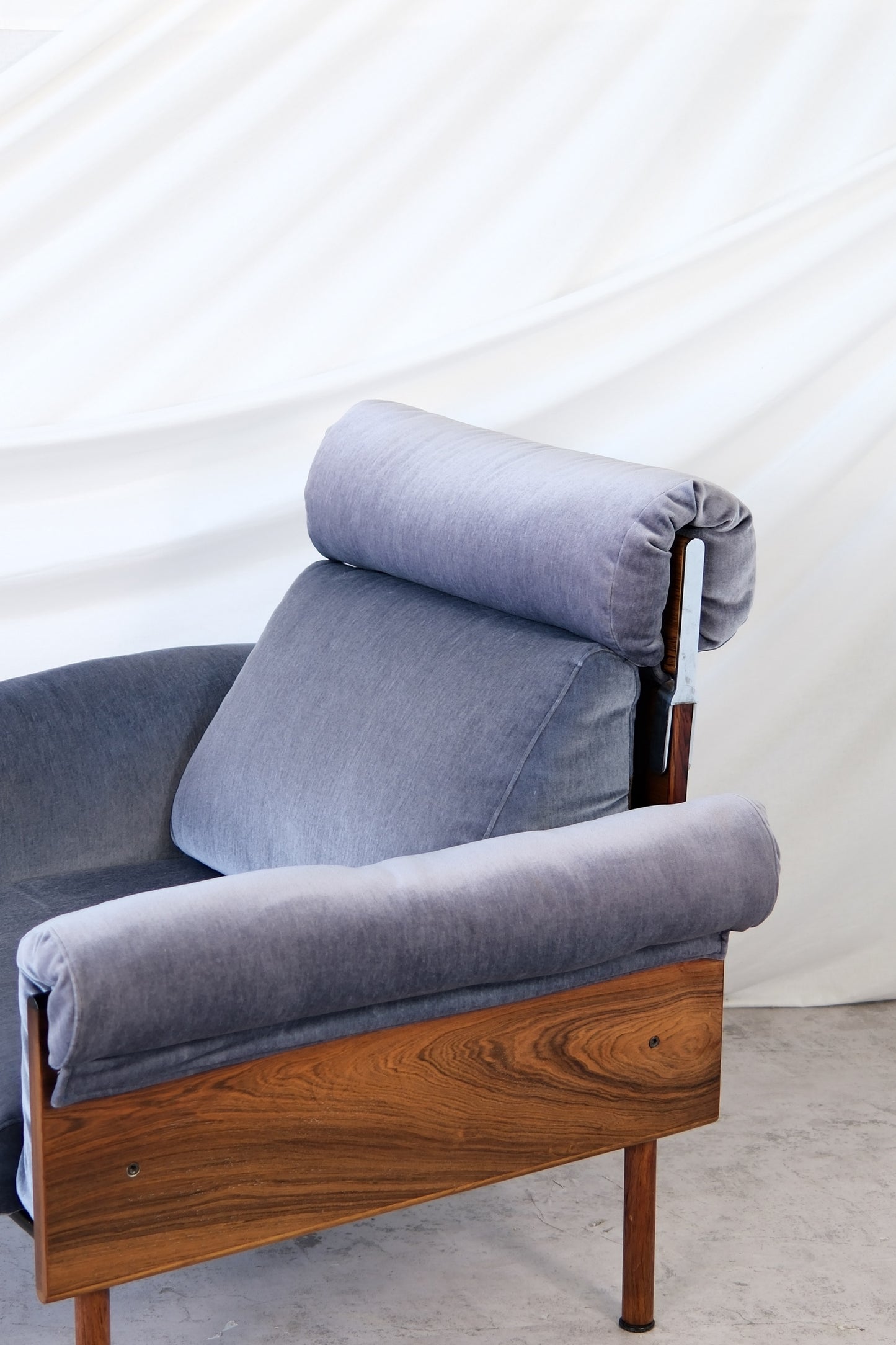 Yrjö Kukkapuro Ateljee Armchair for Haimi (blue velvet)