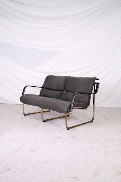 Yrjö Kukkapuro Remmi 2人掛けソファ (クヴァドラ生地)