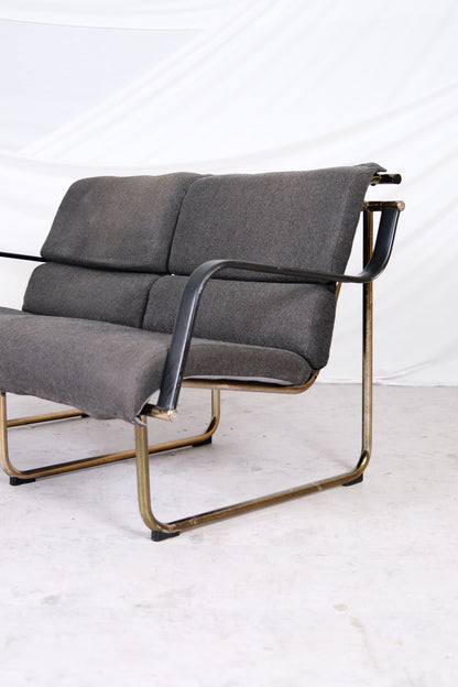 Yrjö Kukkapuro Remmi 2人掛けソファ (クヴァドラ生地)