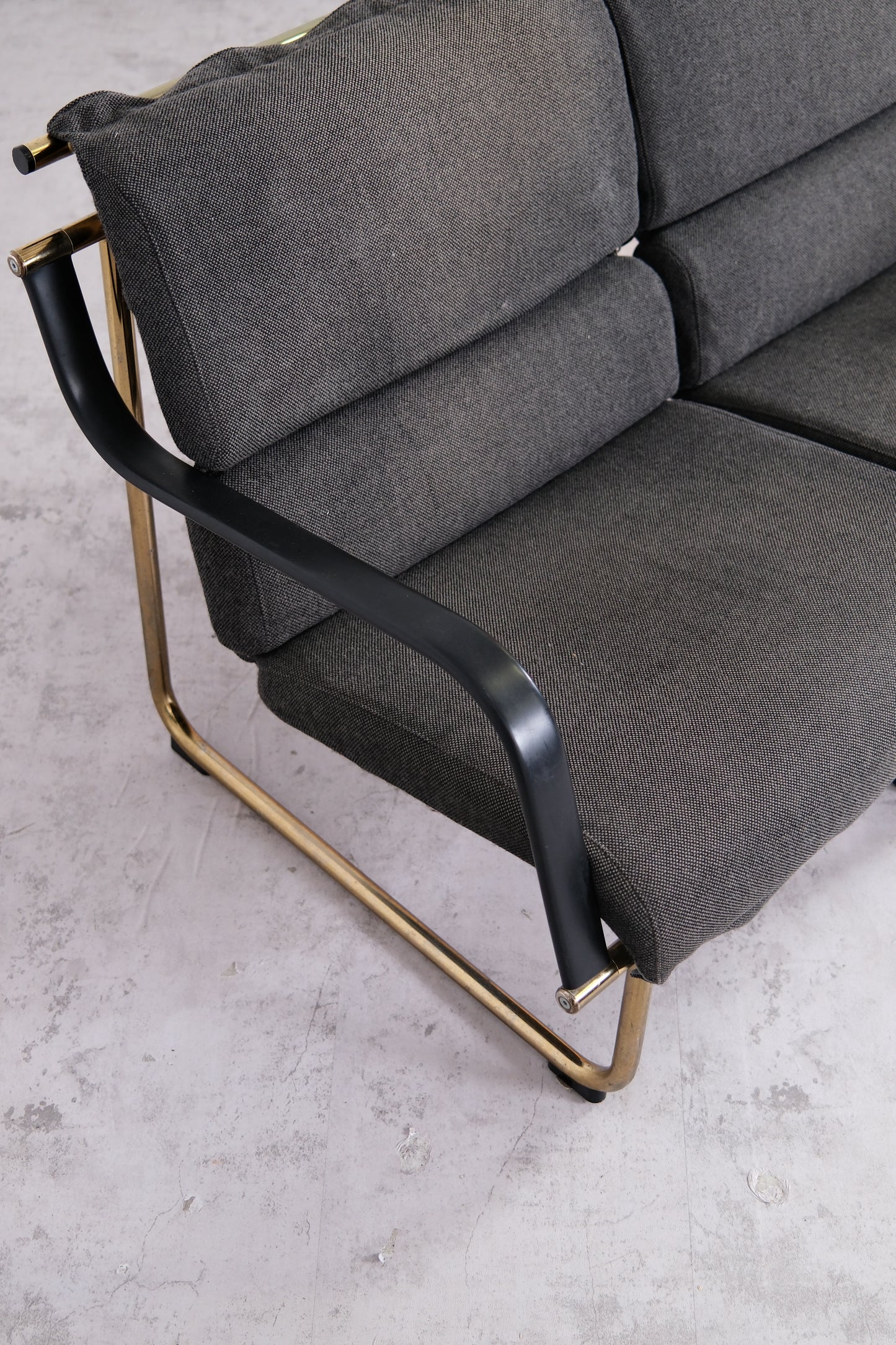 Yrjö Kukkapuro Remmi 2人掛けソファ (クヴァドラ生地)