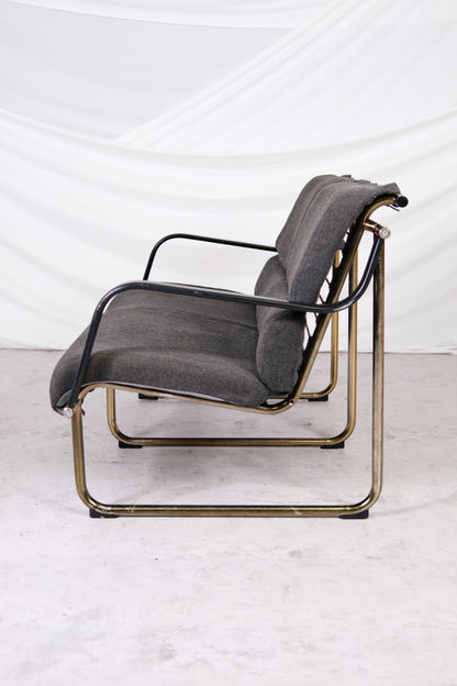 Yrjö Kukkapuro Remmi 2人掛けソファ (クヴァドラ生地)