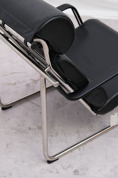 Remmi Armchair & Ottoman by Yrjö Kukkapuro for Avarte