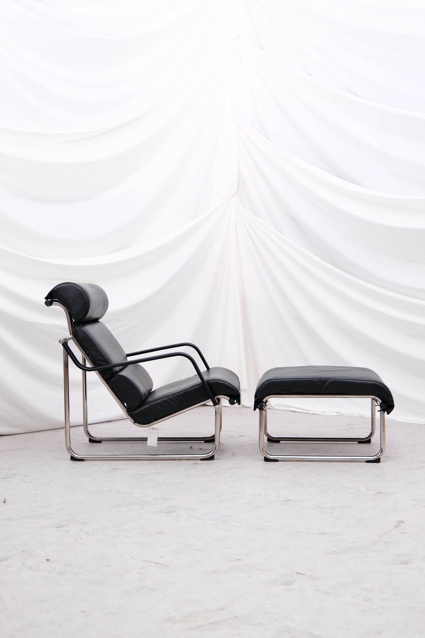 Remmi Armchair & Ottoman by Yrjö Kukkapuro for Avarte