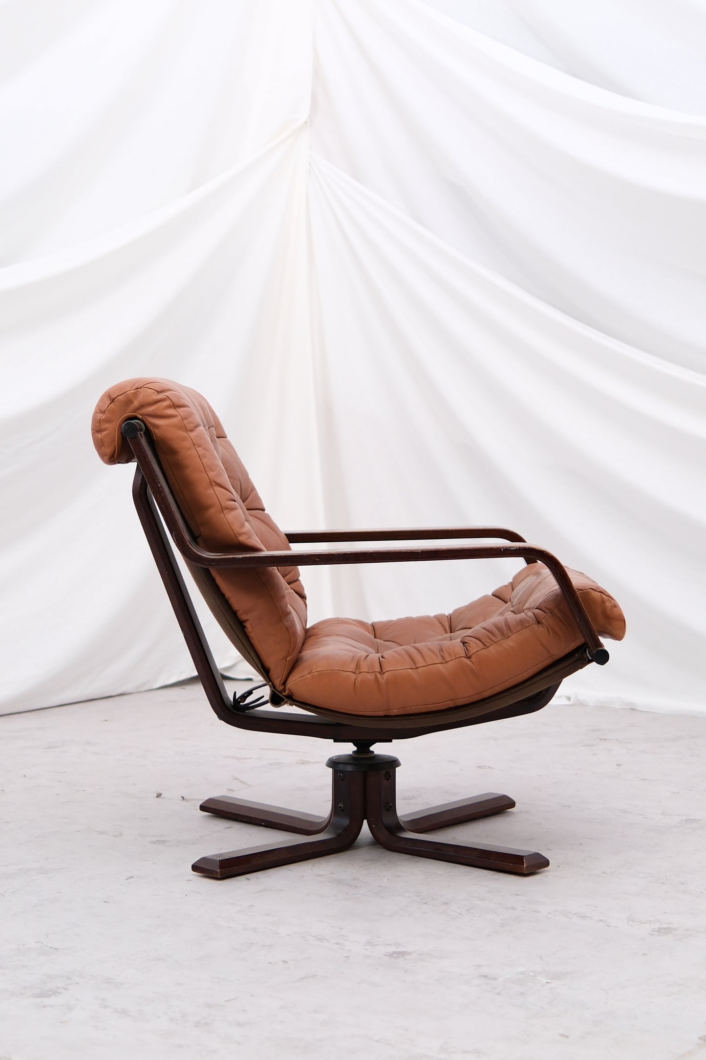 Vatne Møbler Swivel Lounge Chair Norway, 1970s