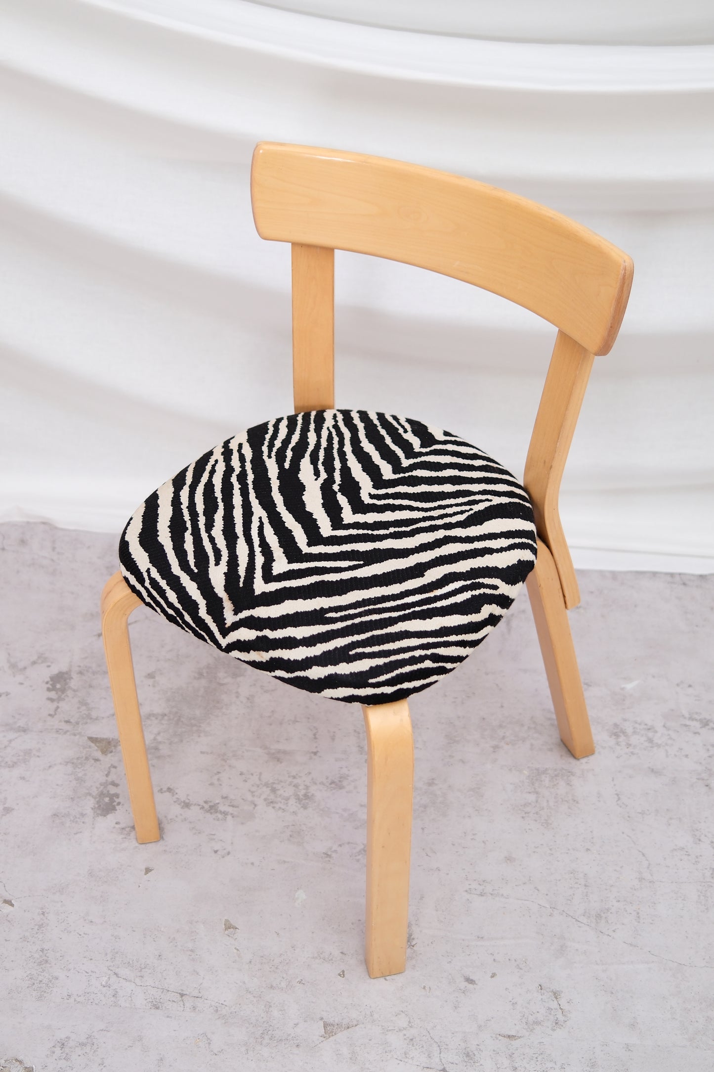 Artek 69 Chair by Alvar Aalto 6 pcs Available