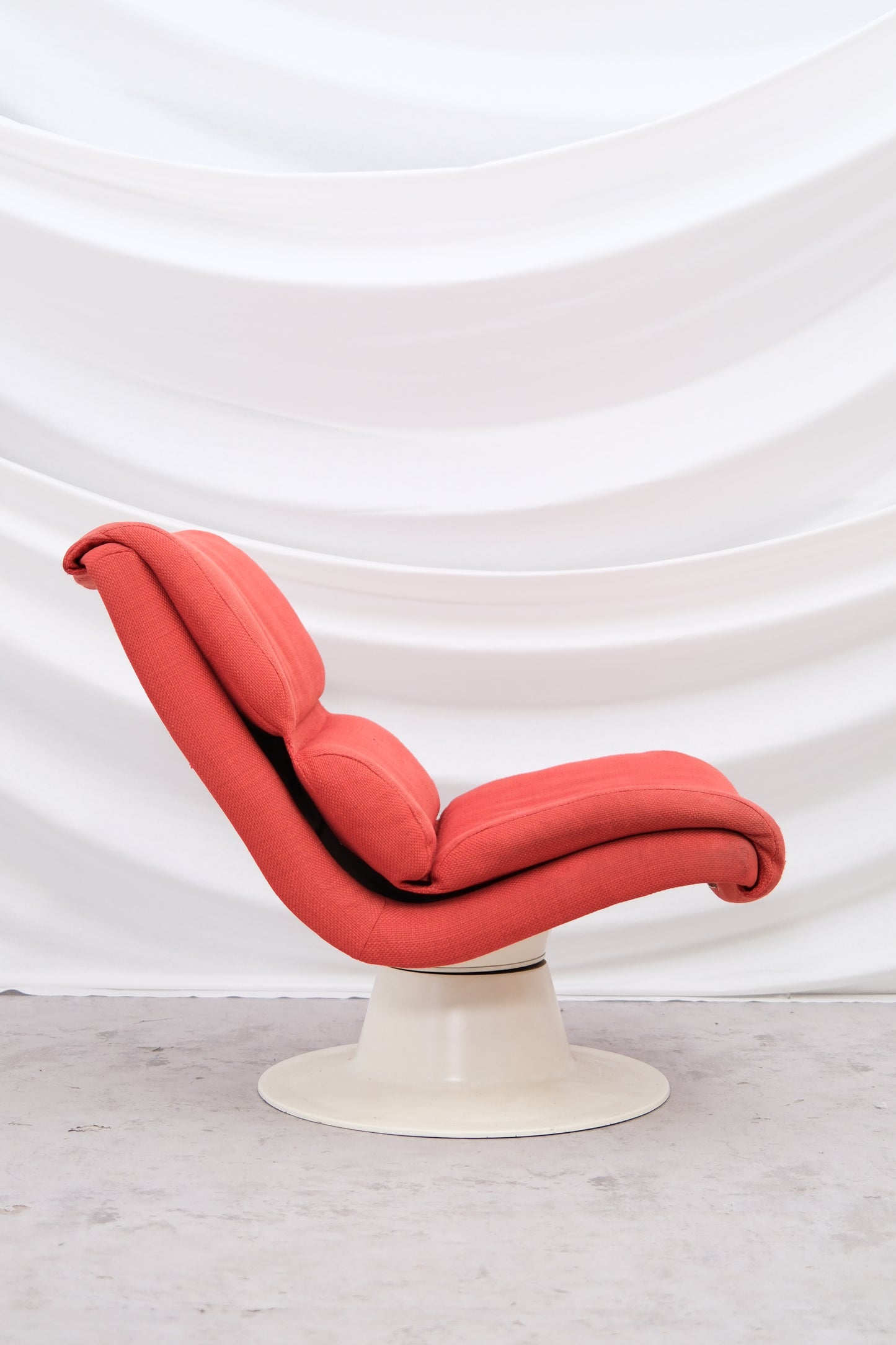 Yrjö Kukkapuro Saturnus Armchair (2 available)