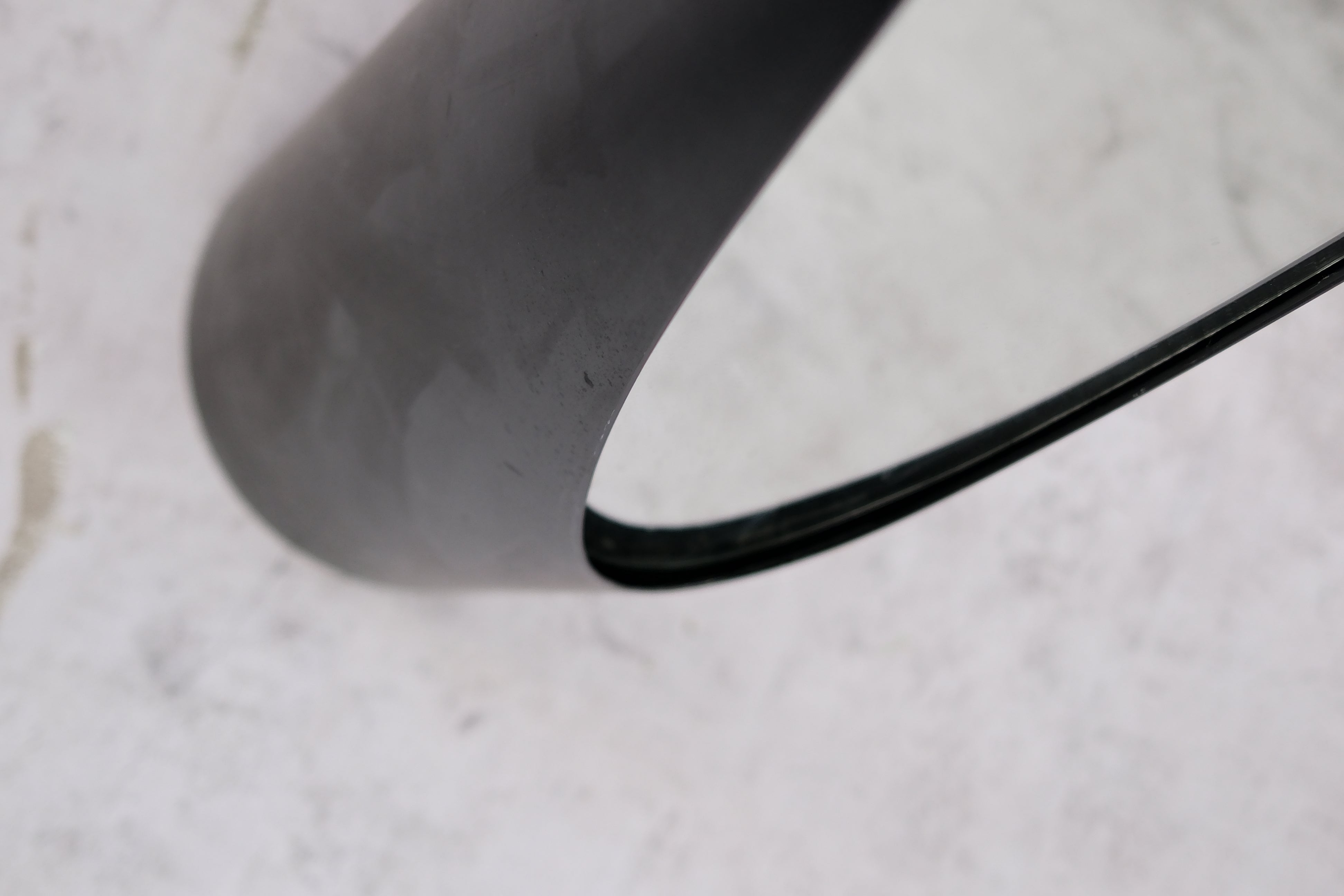 ロドルフォ・ボネットによるウンギア「リップスティック」ミラー