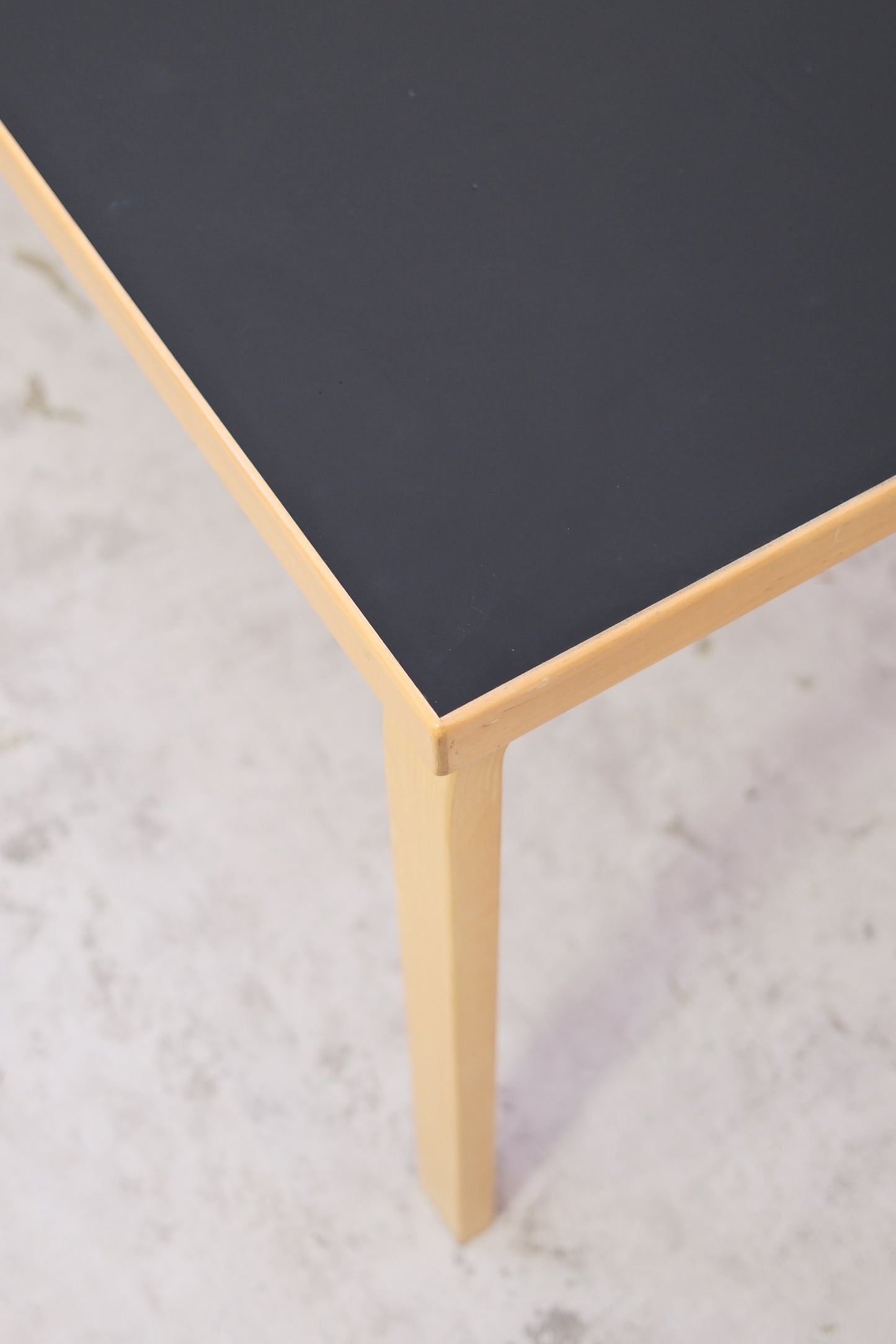 Alvar Aalto Artek 81B Table