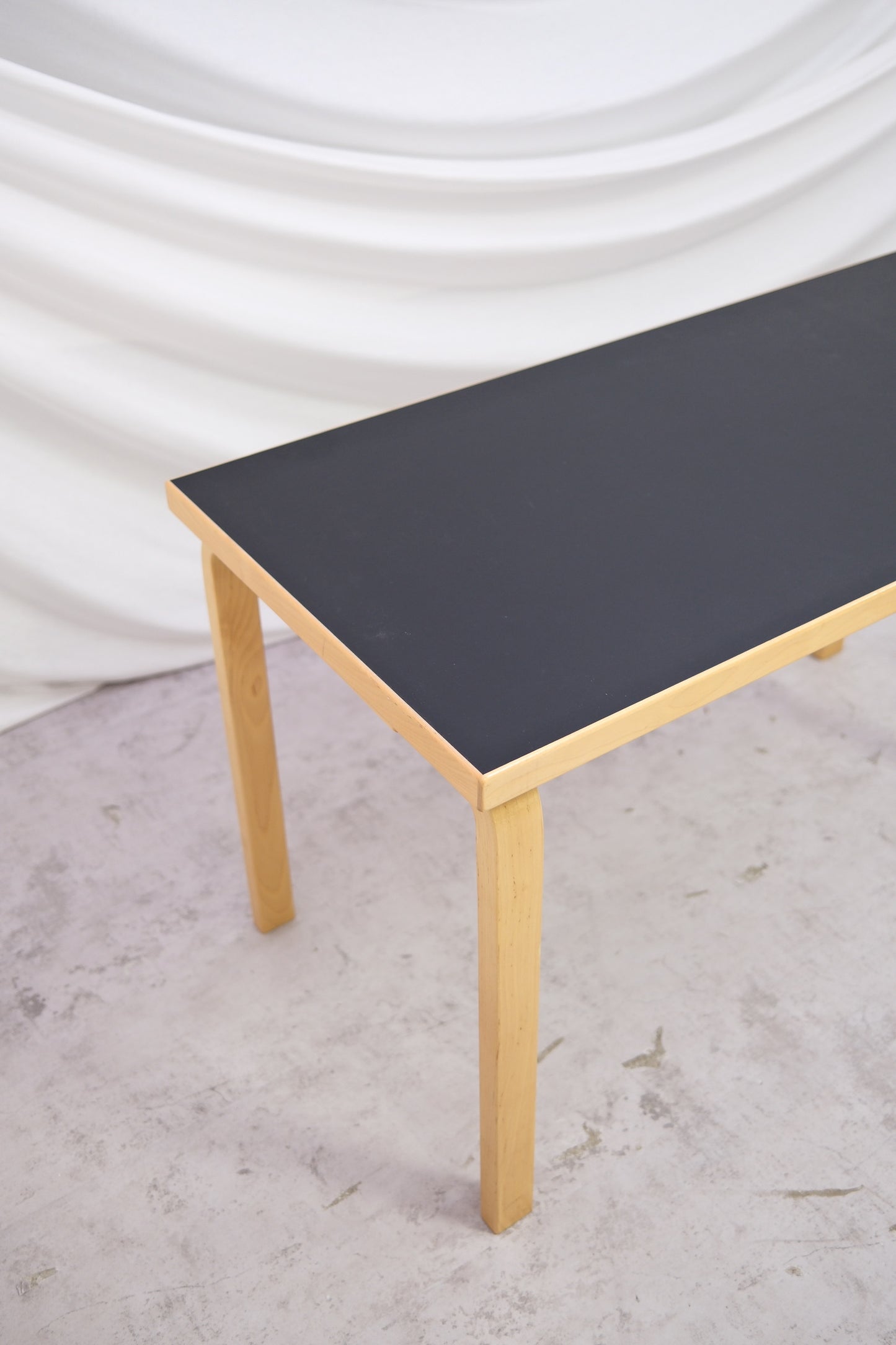Alvar Aalto Artek 81B Table