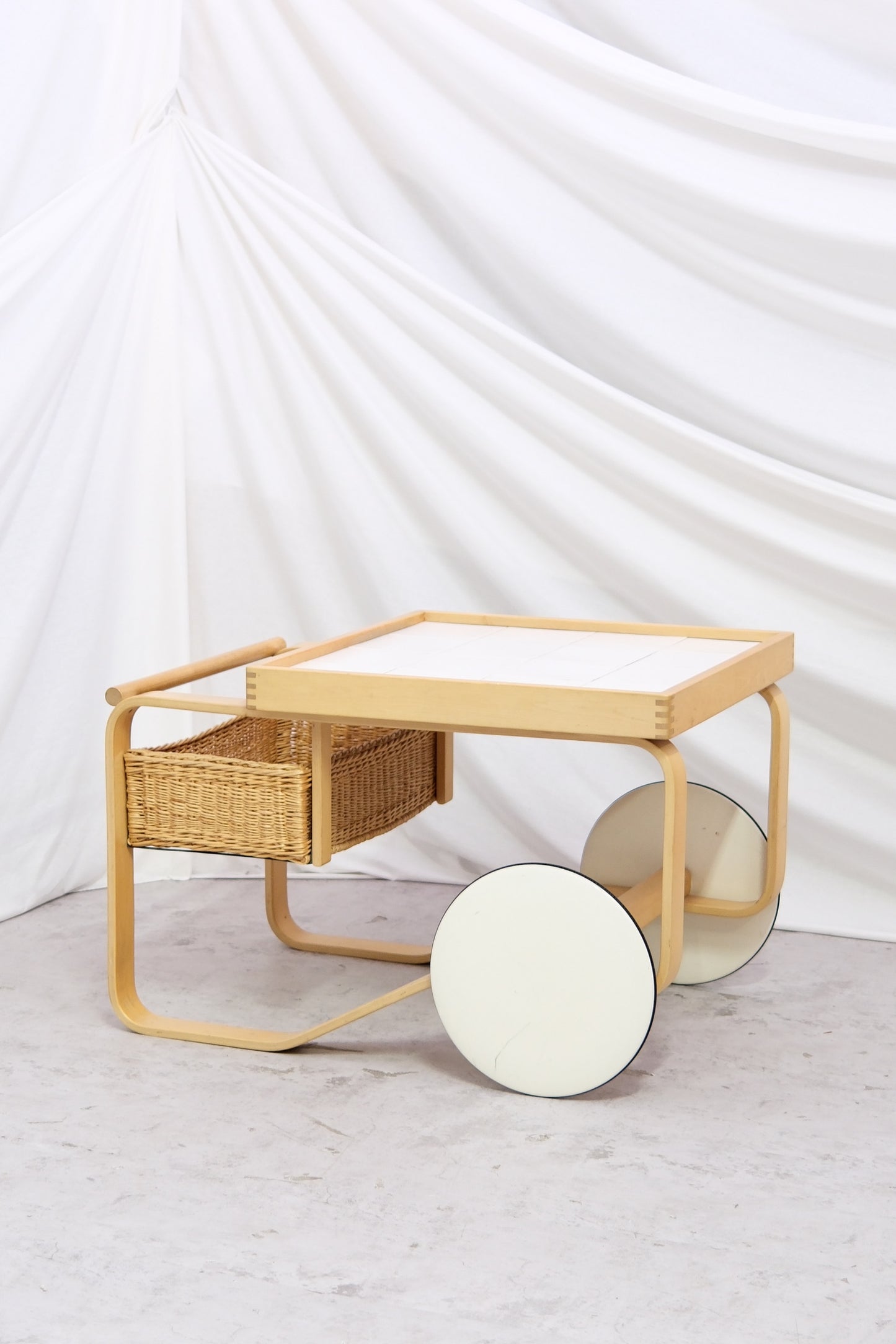 Vintage Artek 900 Tea Trolley