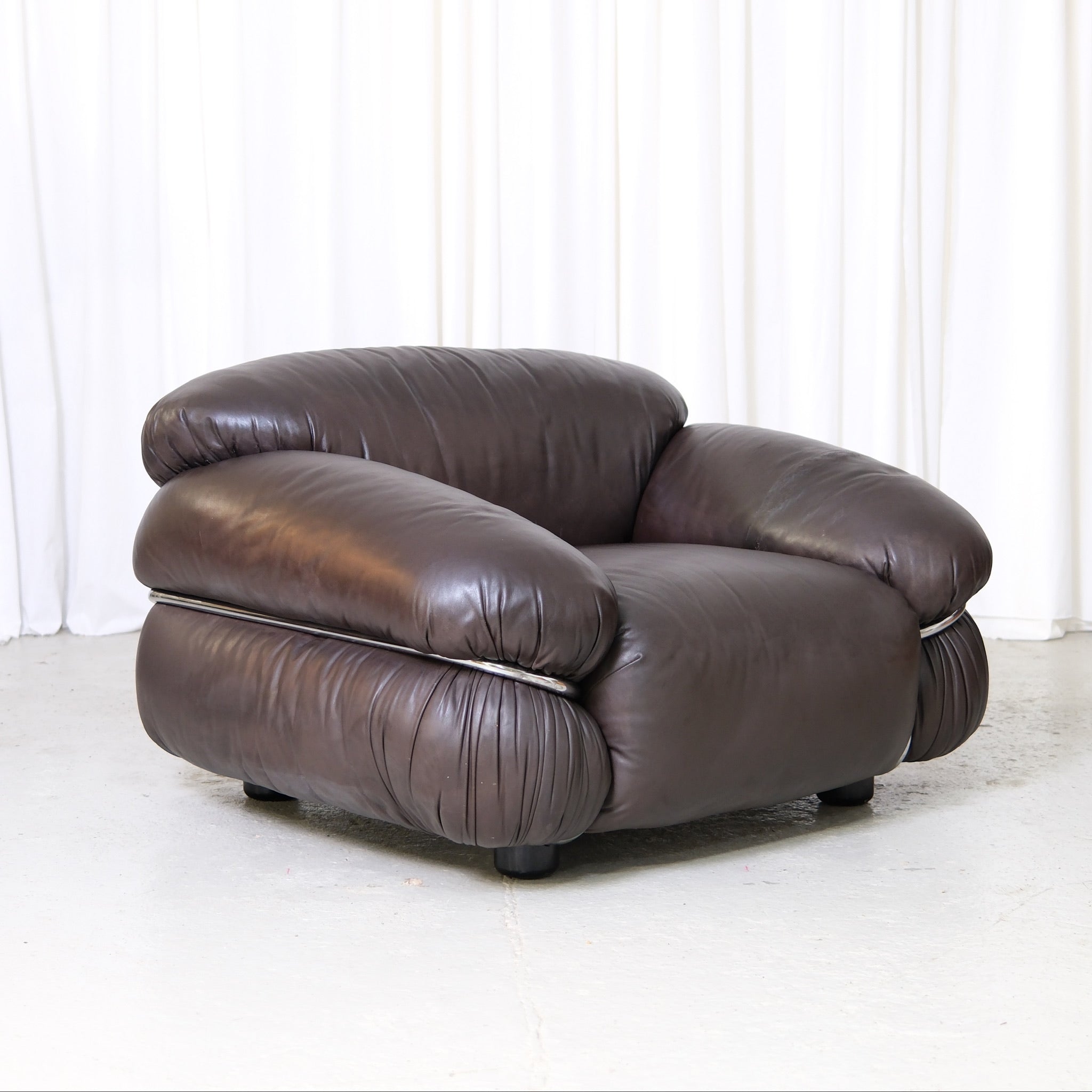 Gianfranco Frattini Sesann Armchair in Dark Brown Leather – Pino