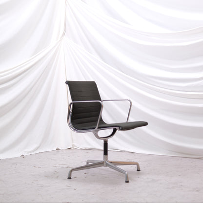 Vintage Charles & Ray Eames EA108 Office Chair