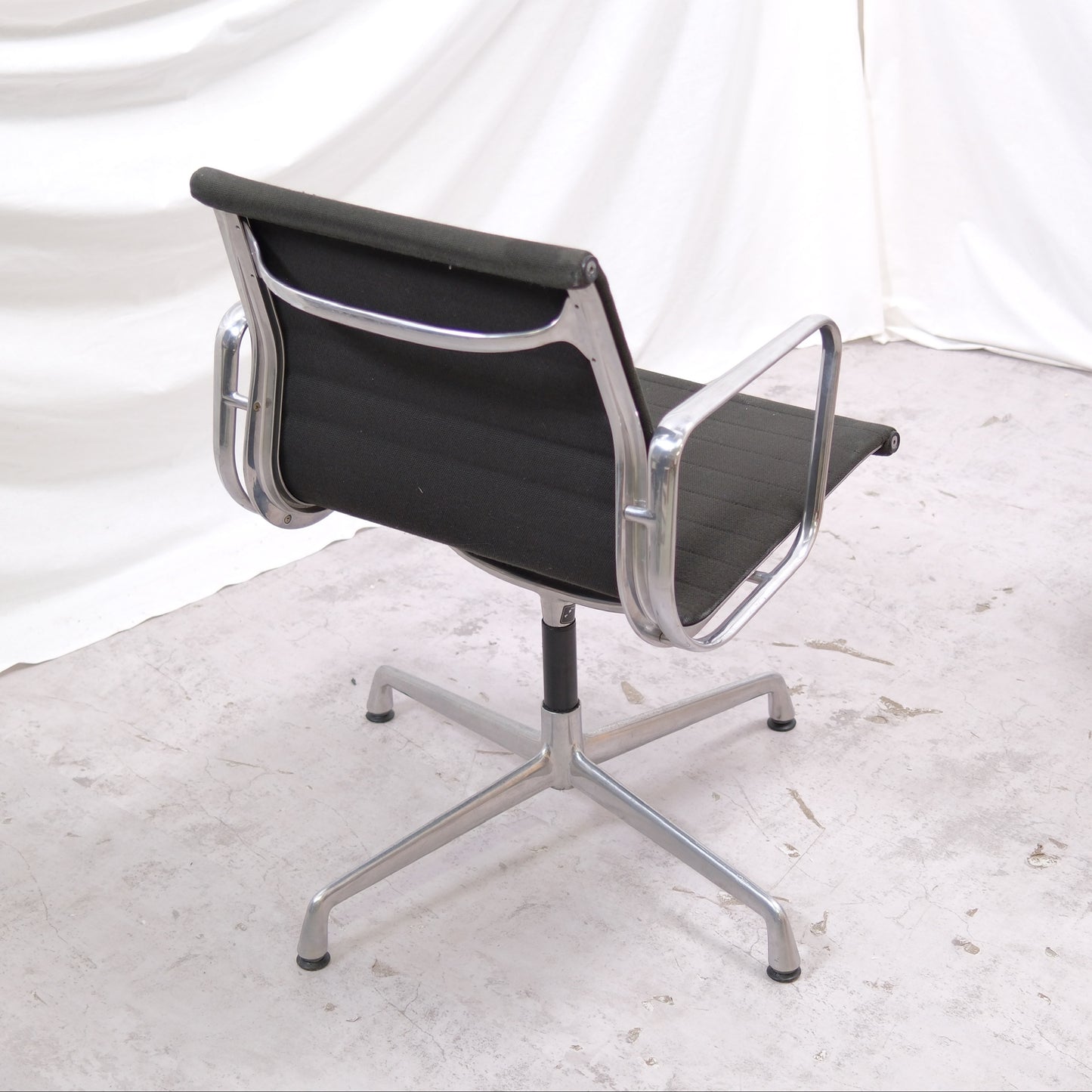 Vintage Charles & Ray Eames EA108 Office Chair