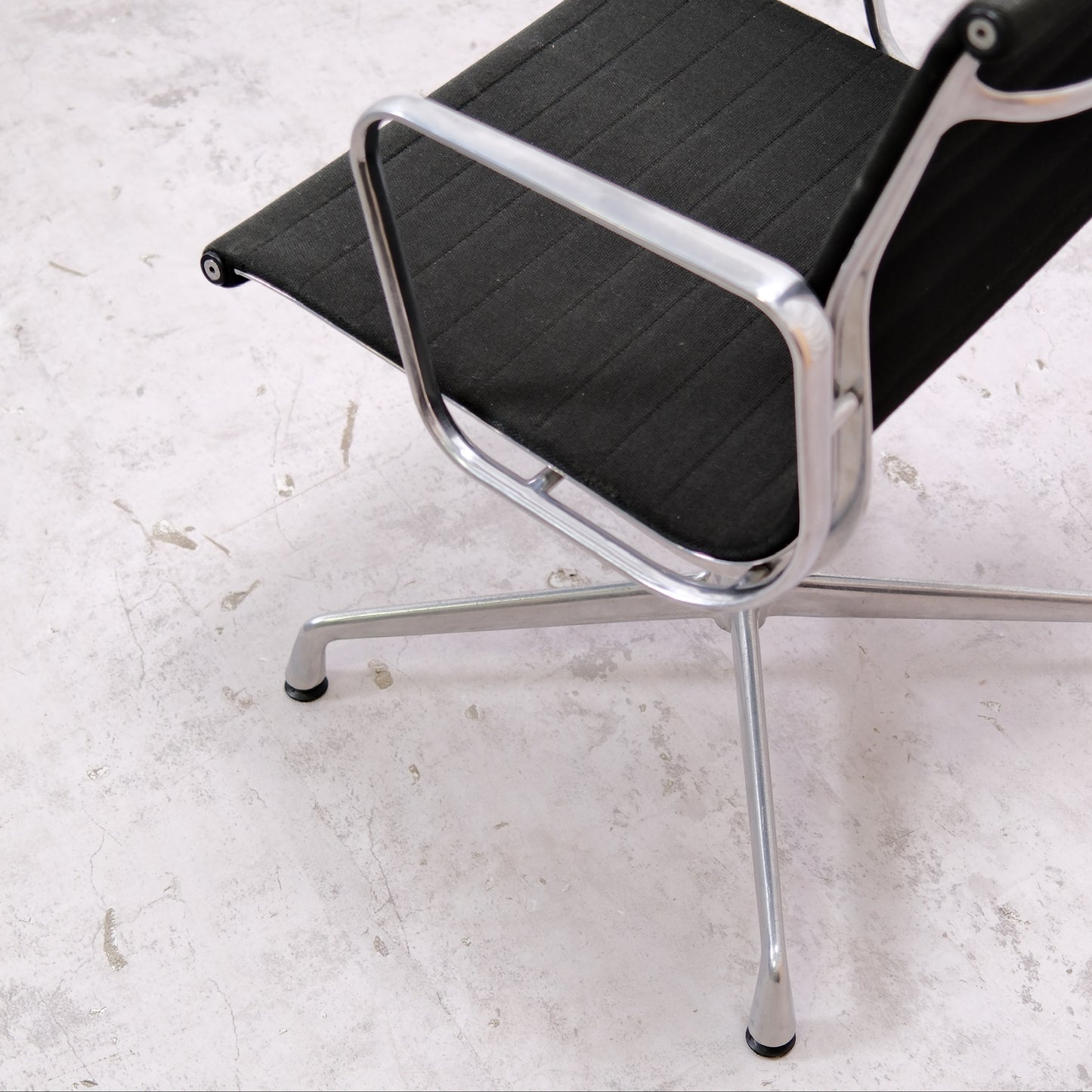 Vintage Charles & Ray Eames EA108 Office Chair